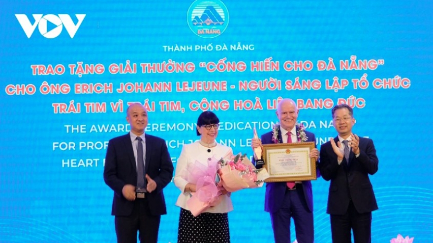 German philanthropist honored with Da Nang’s first-ever “Dedication Award”